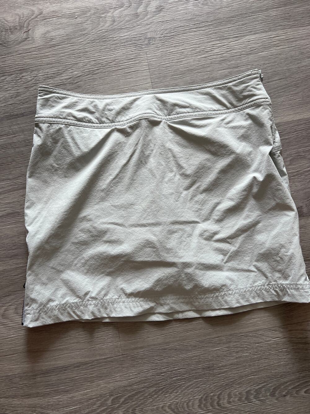 Athleta size 2 light gray golf skort activewear